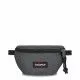 Riñonera Eastpak gris oscuro con compartimento frontal con cremallera