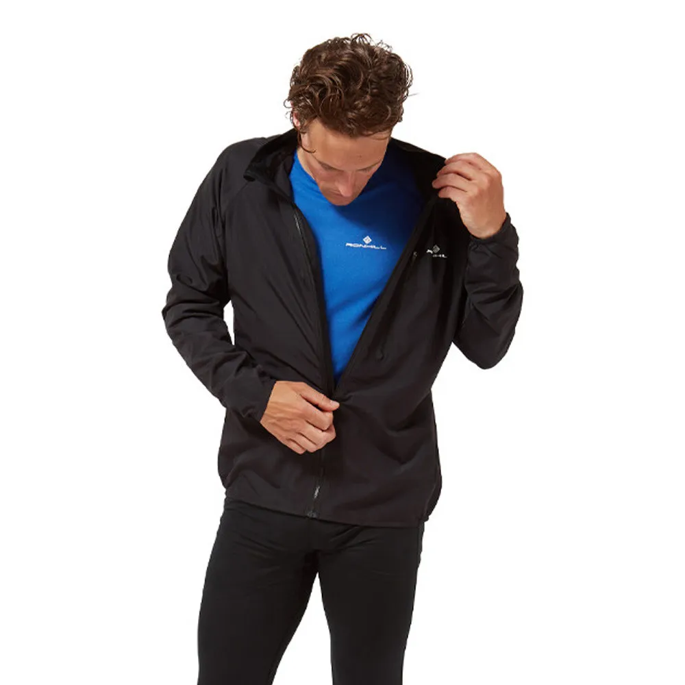 RONHILL CORE CHAQUETA RUNNING  SS25
