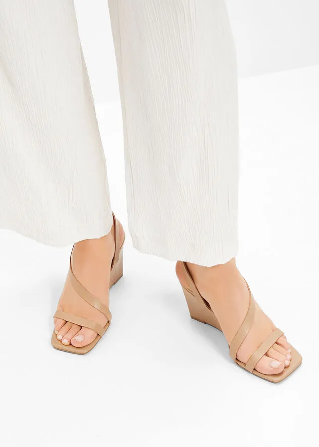 Sandalias de tacón con cuña café con hielo