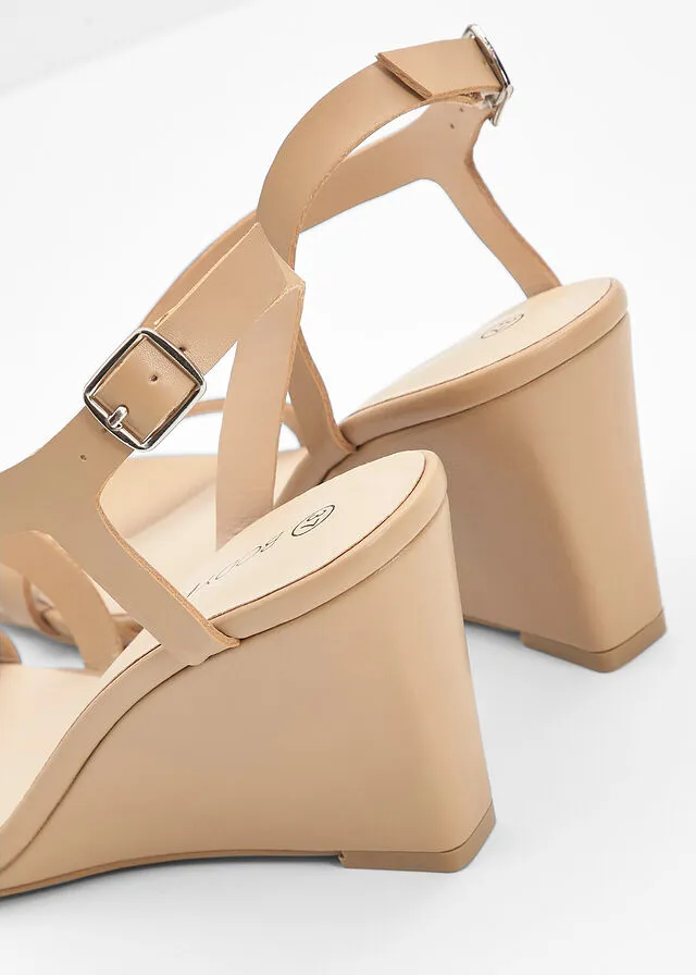 Sandalias de tacón con cuña café con hielo