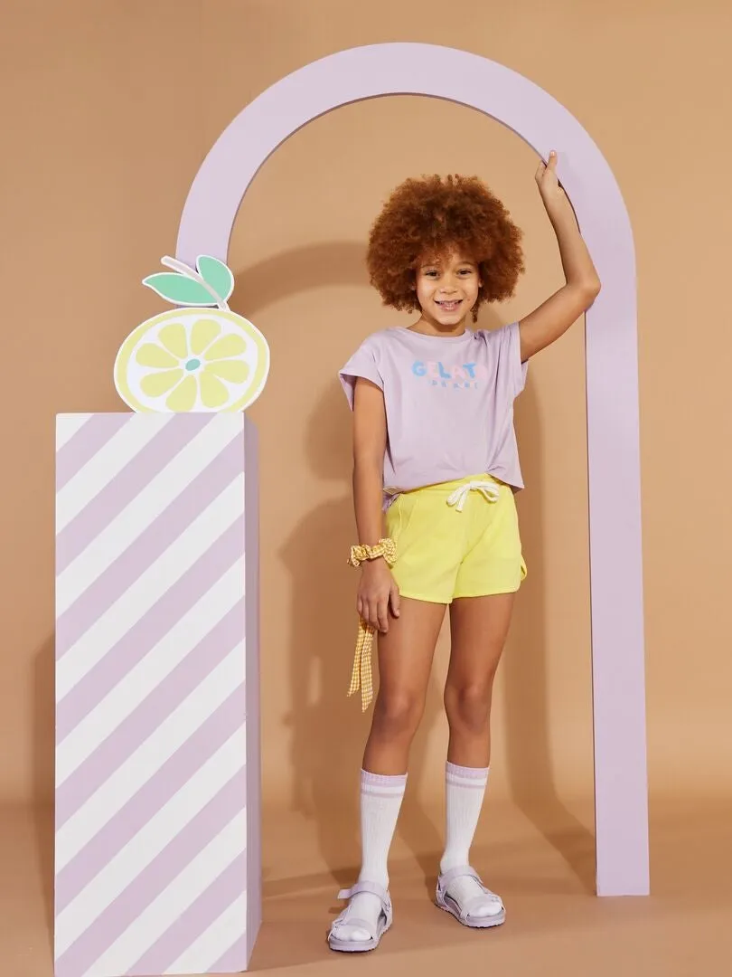 SHORT DE CANALé CON CINTAS ANUDABLES  AMARILLO