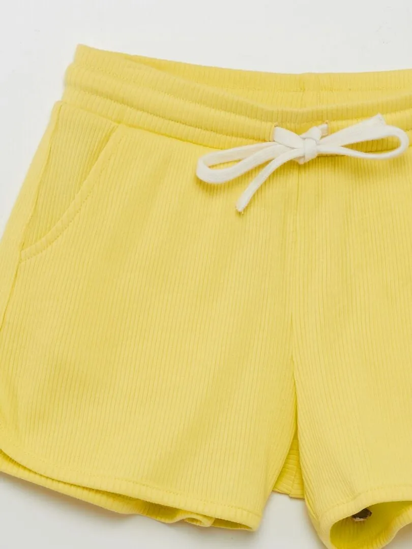 SHORT DE CANALé CON CINTAS ANUDABLES  AMARILLO