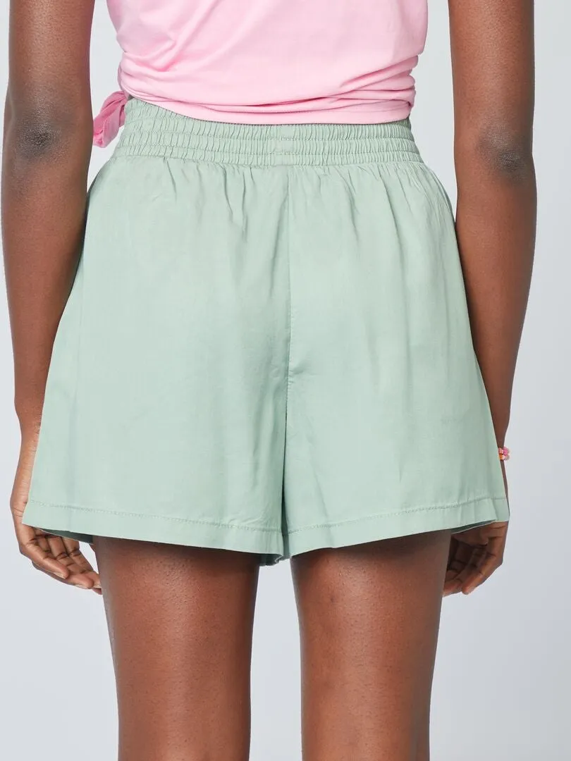 SHORT VAPOROSO CON CINTURA ELáSTICA  VERDE
