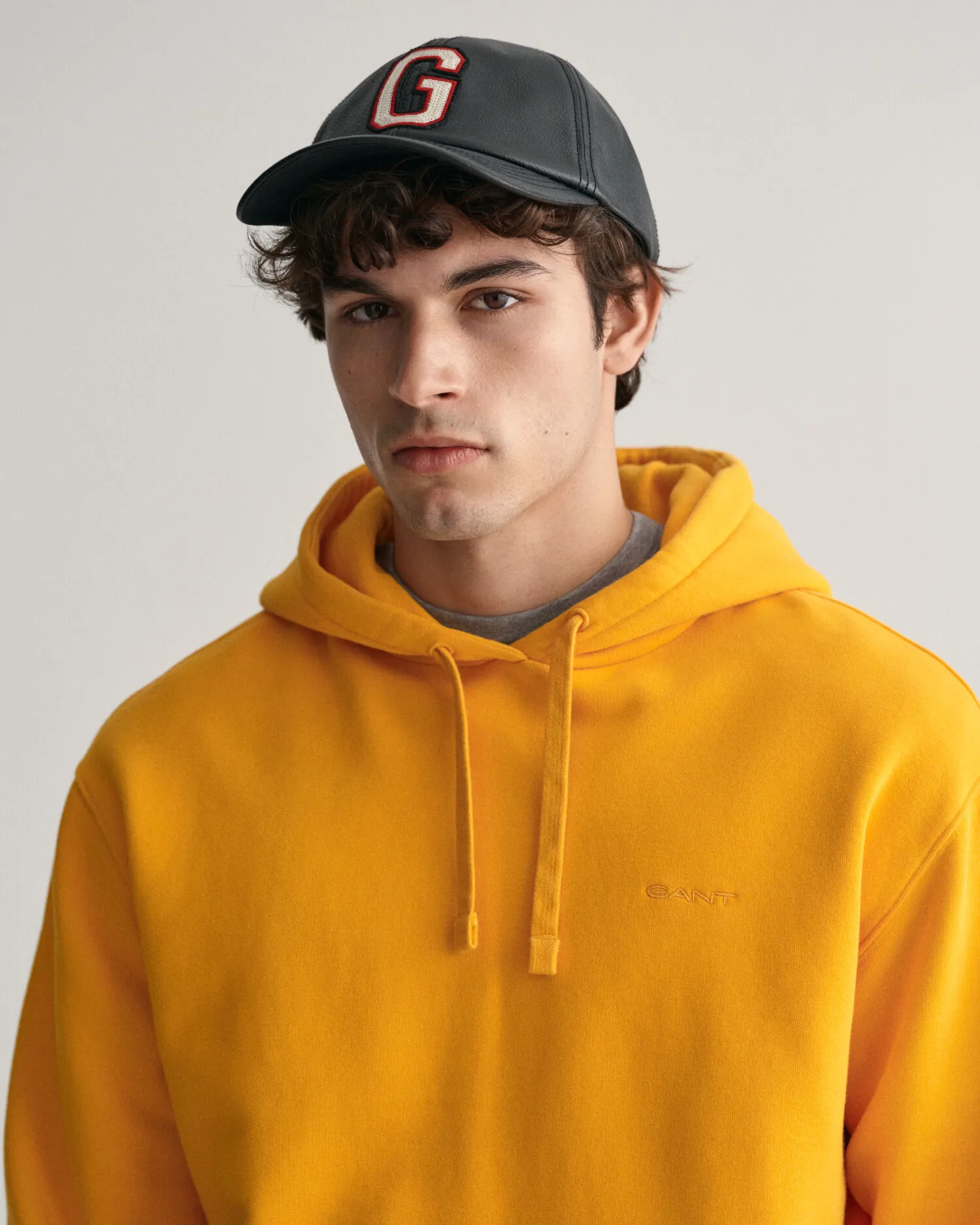 Sudadera con capucha con el logotipo GANT