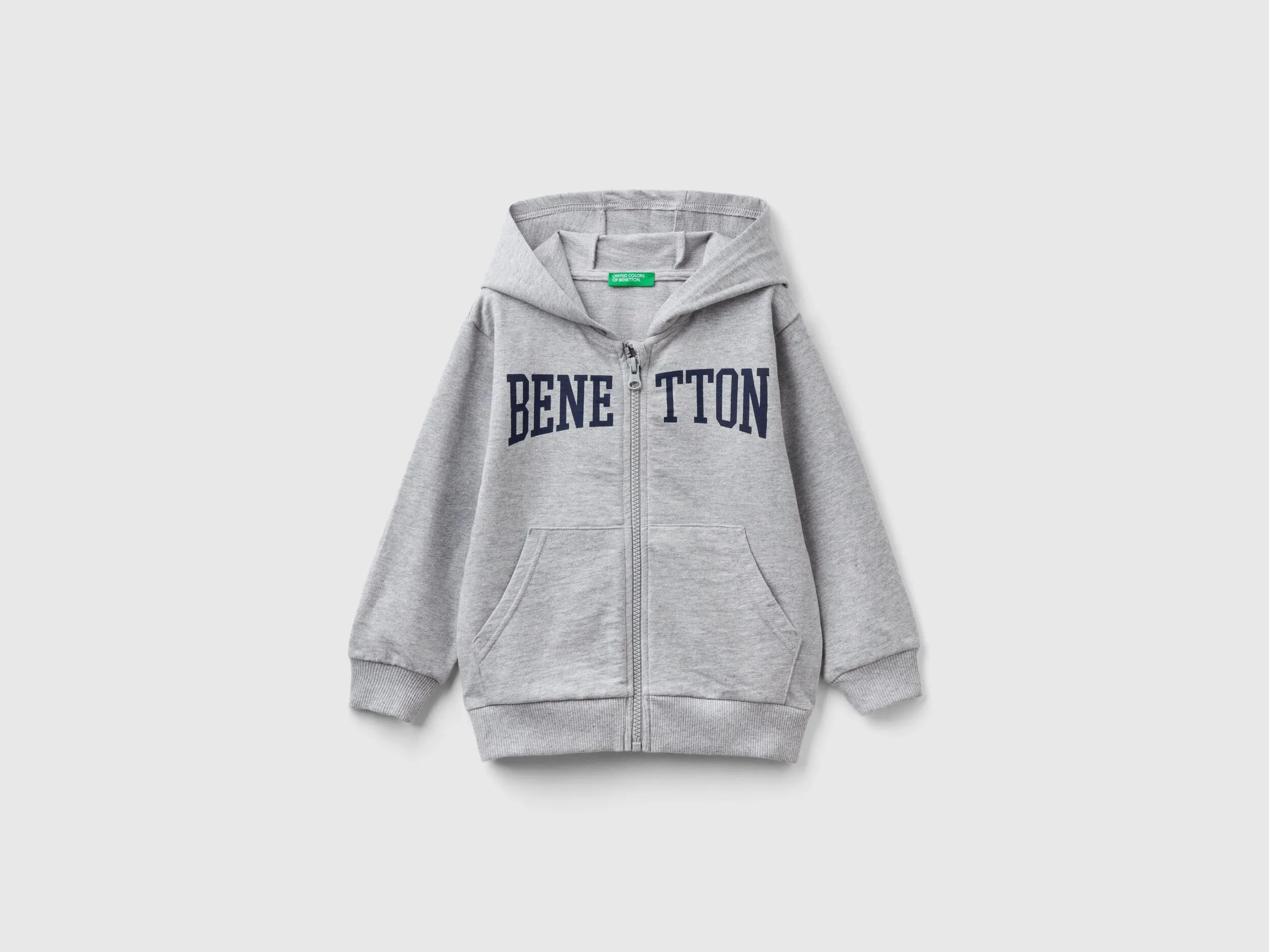 Sudadera ligera con capucha