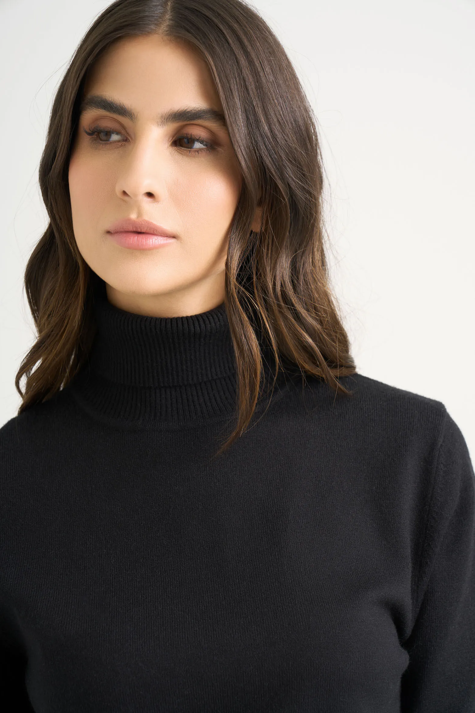 Sweater tejido básico Maqui para mujer cuello tortuga