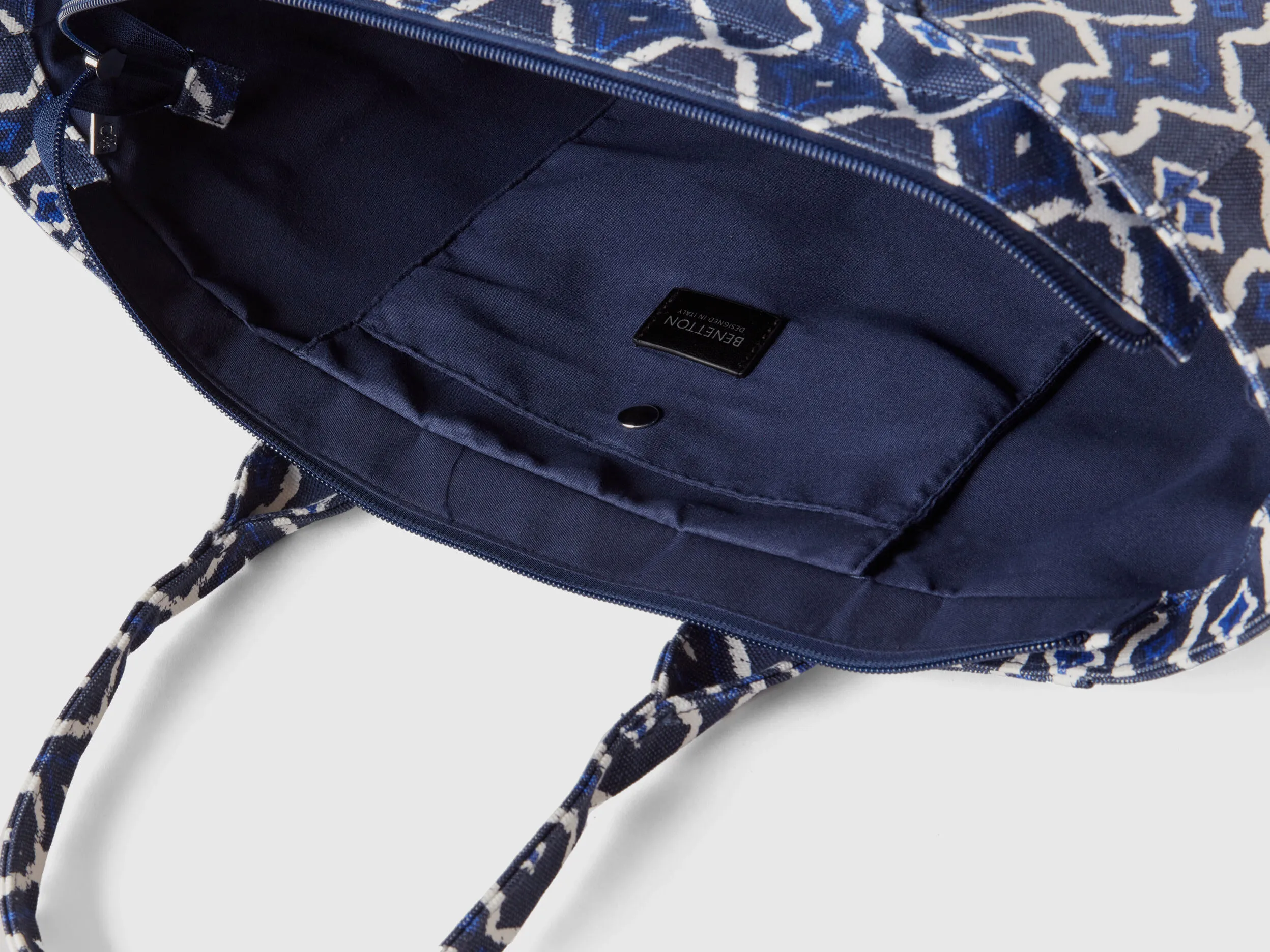 Tote bag con estampado geométrico