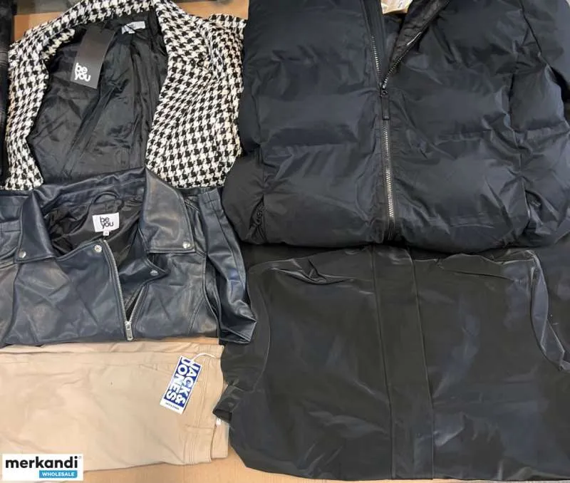 VENTA AL POR MAYOR 989 JAULA DE ROPA MIXTA  APROX. 100 KG CADA UNA, 3 DISPONIBLES, PRECIO DEL REINO UNIDO SIN IVA