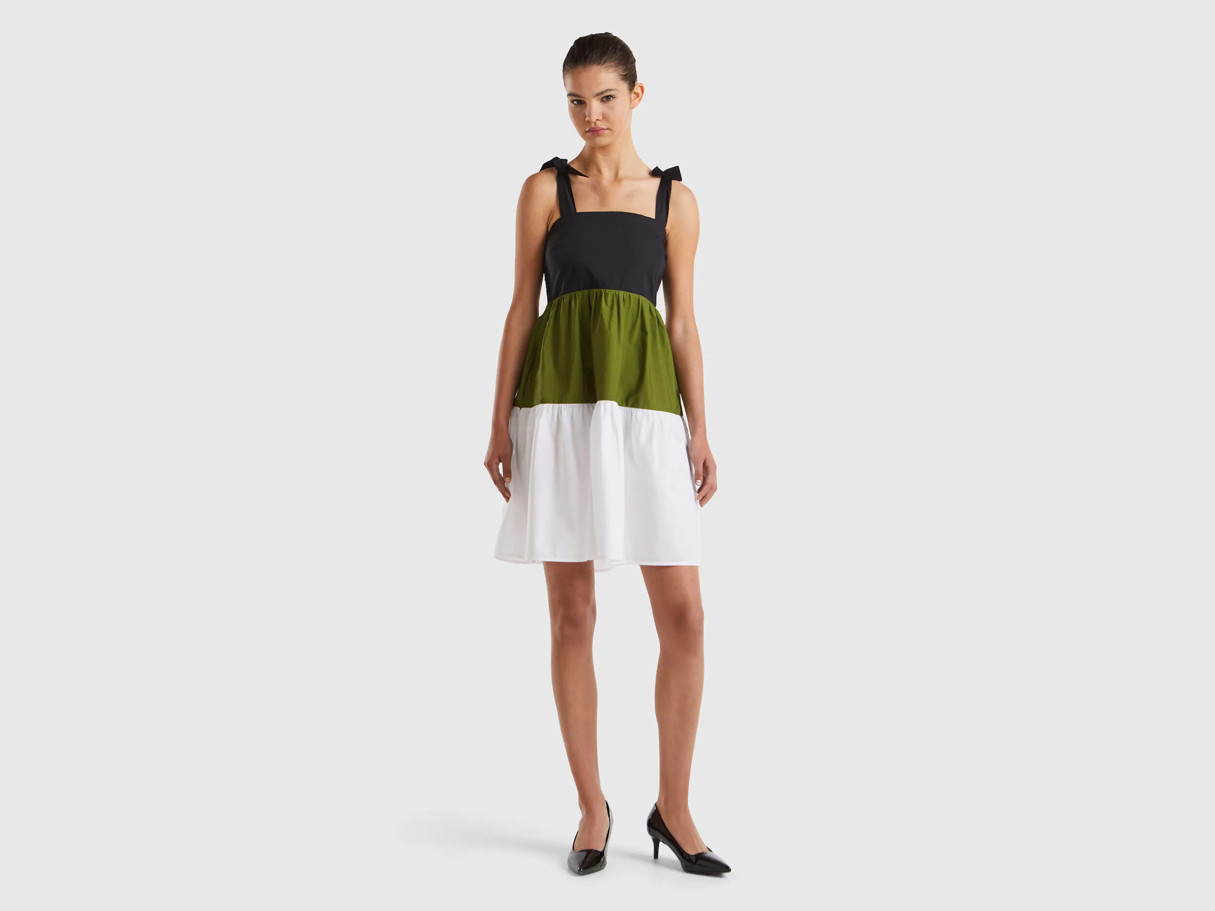 Vestido corto color block