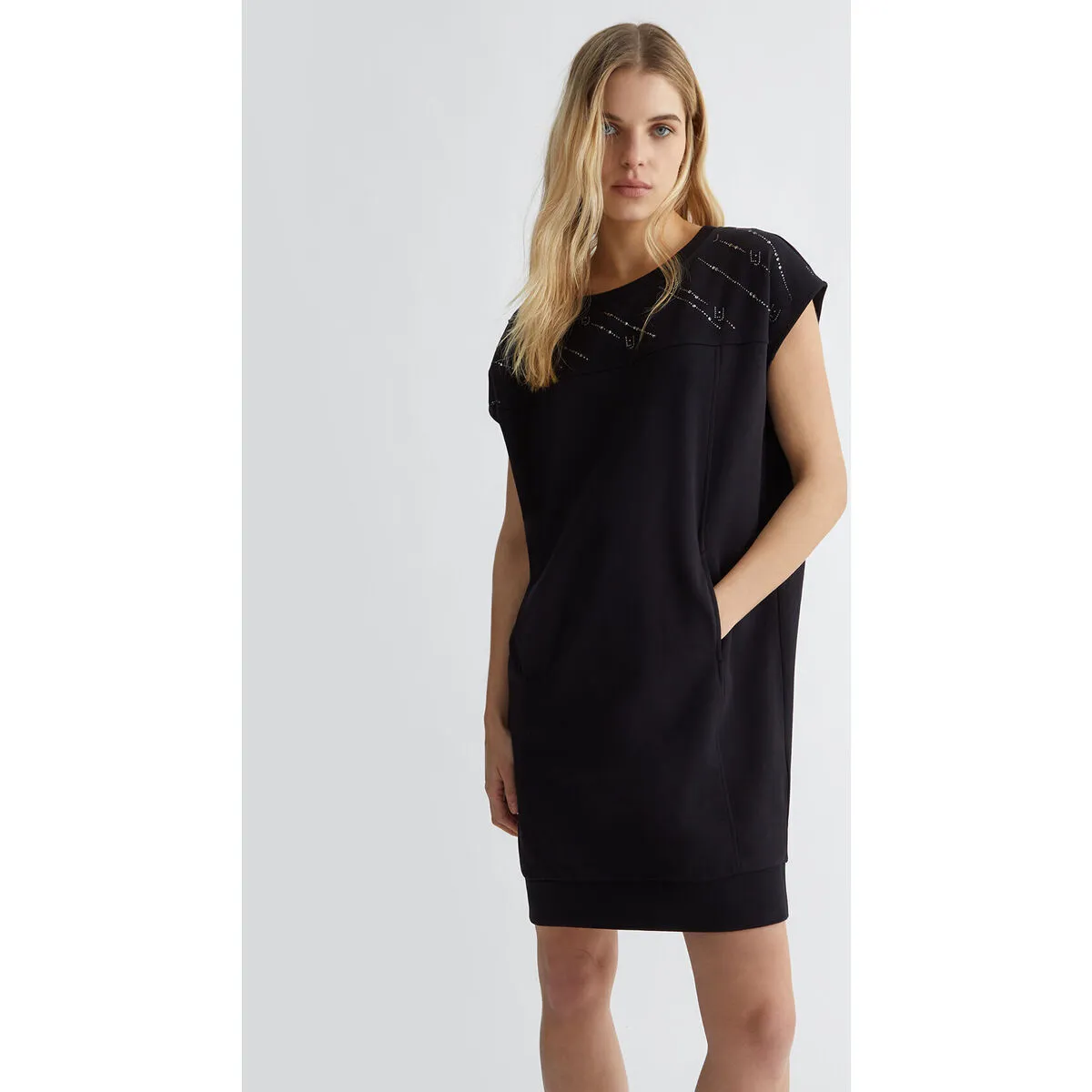 Vestido de felpa con strass