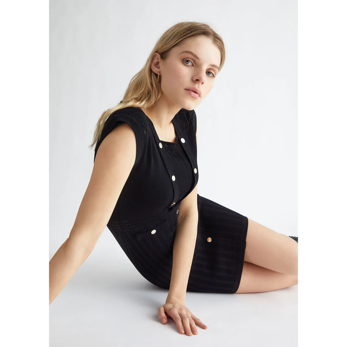 Vestido de punto con botones