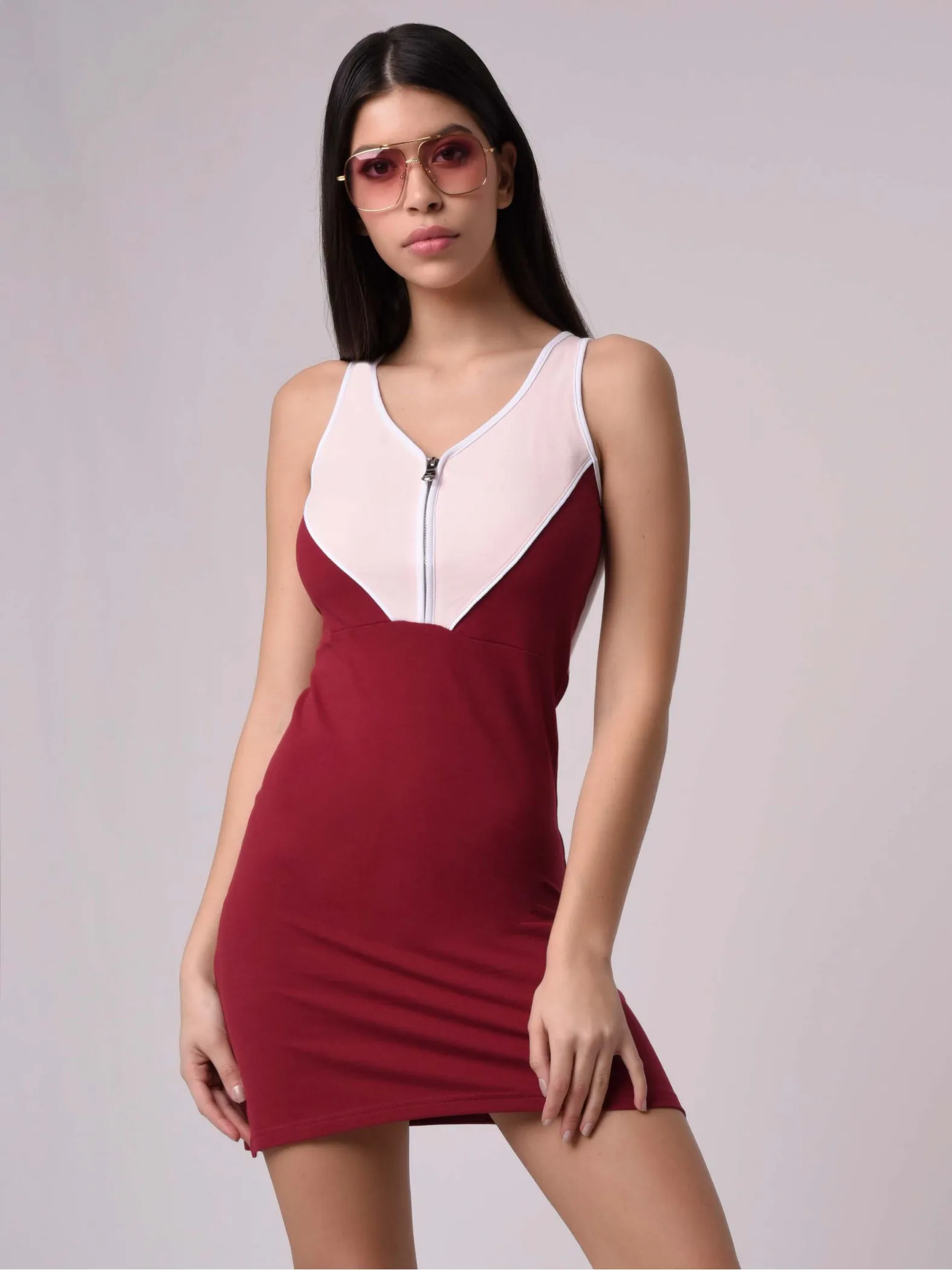 Vestido de tirantes con cremallera