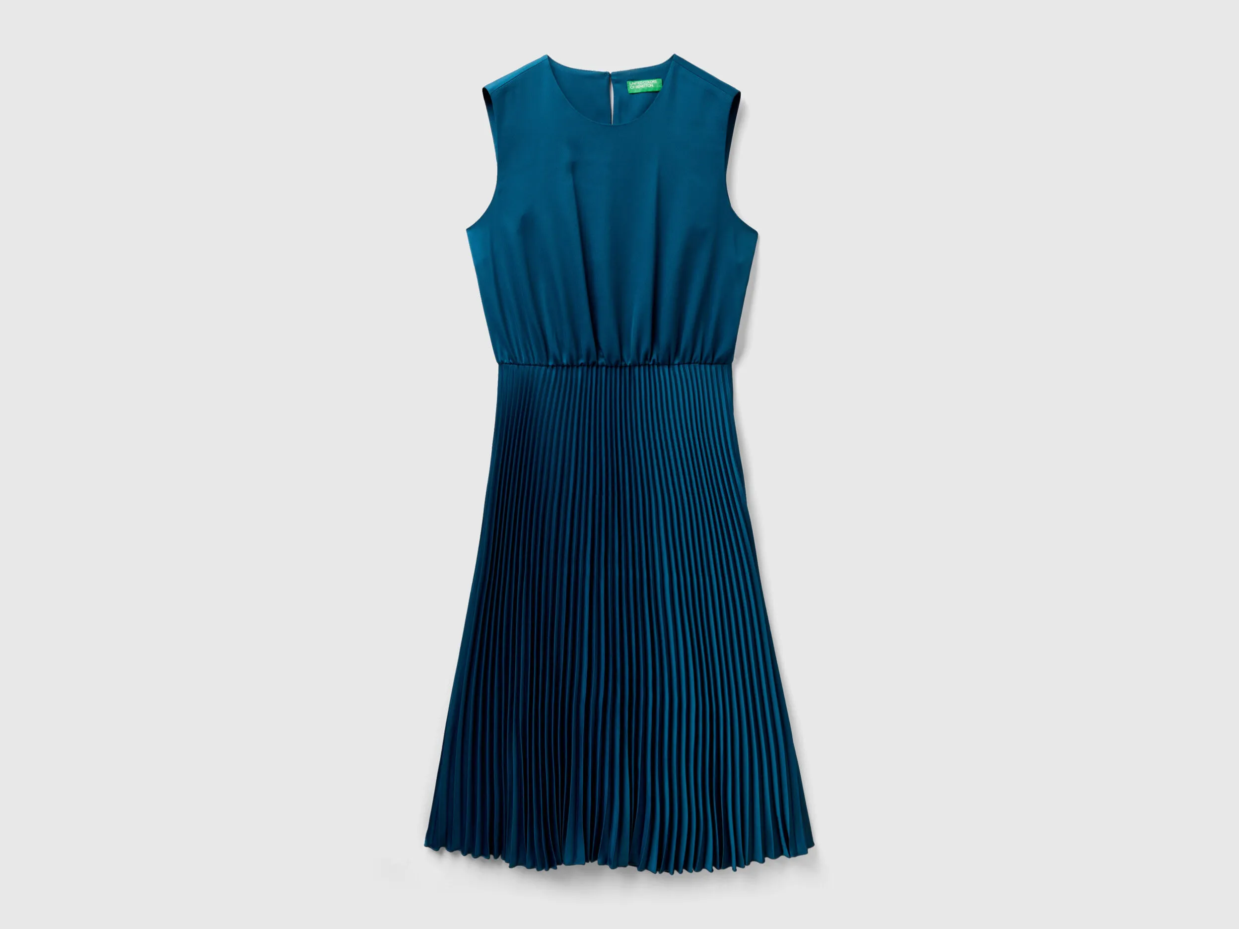 Vestido midi con falda plisada