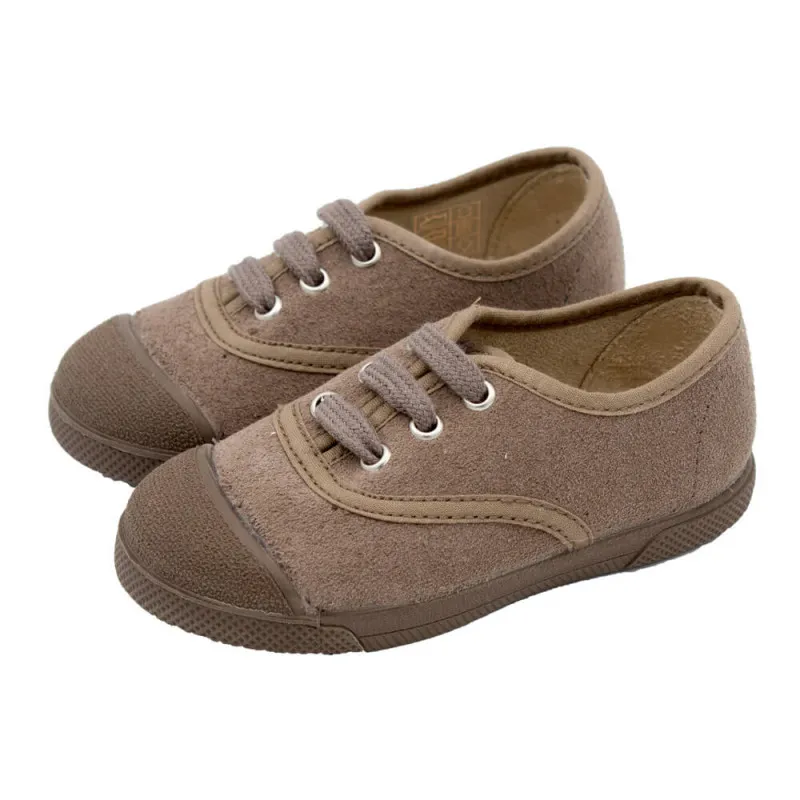 Zapatillas blandas de serraje con puntera