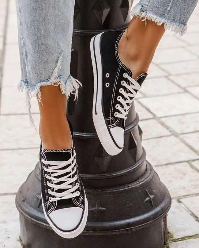 ZAPATILLAS DE LONA NEGRAS CON CORDONES PARA MUJER  SANDRA