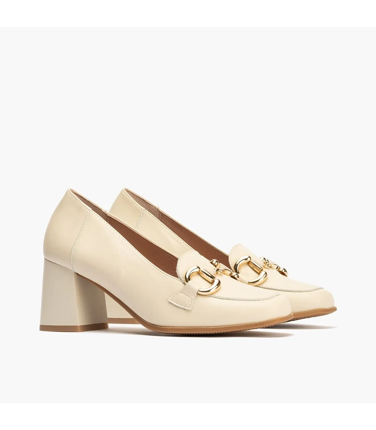 Zapatos de salón de mujer en piel con adorno hebilla metáli